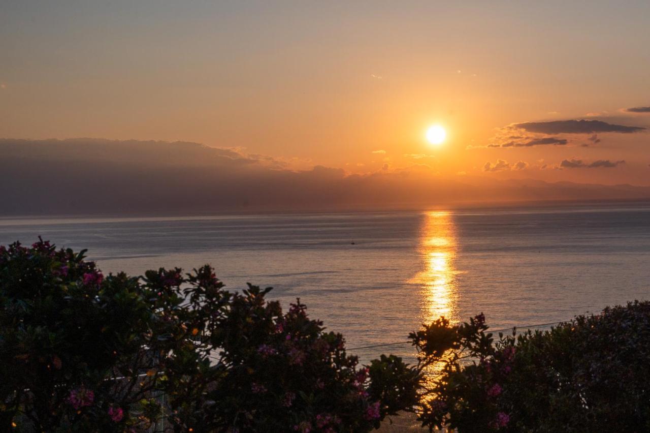 Luxury Taorum Villa With Spectacular Sea Views In Taormina Kültér fotó