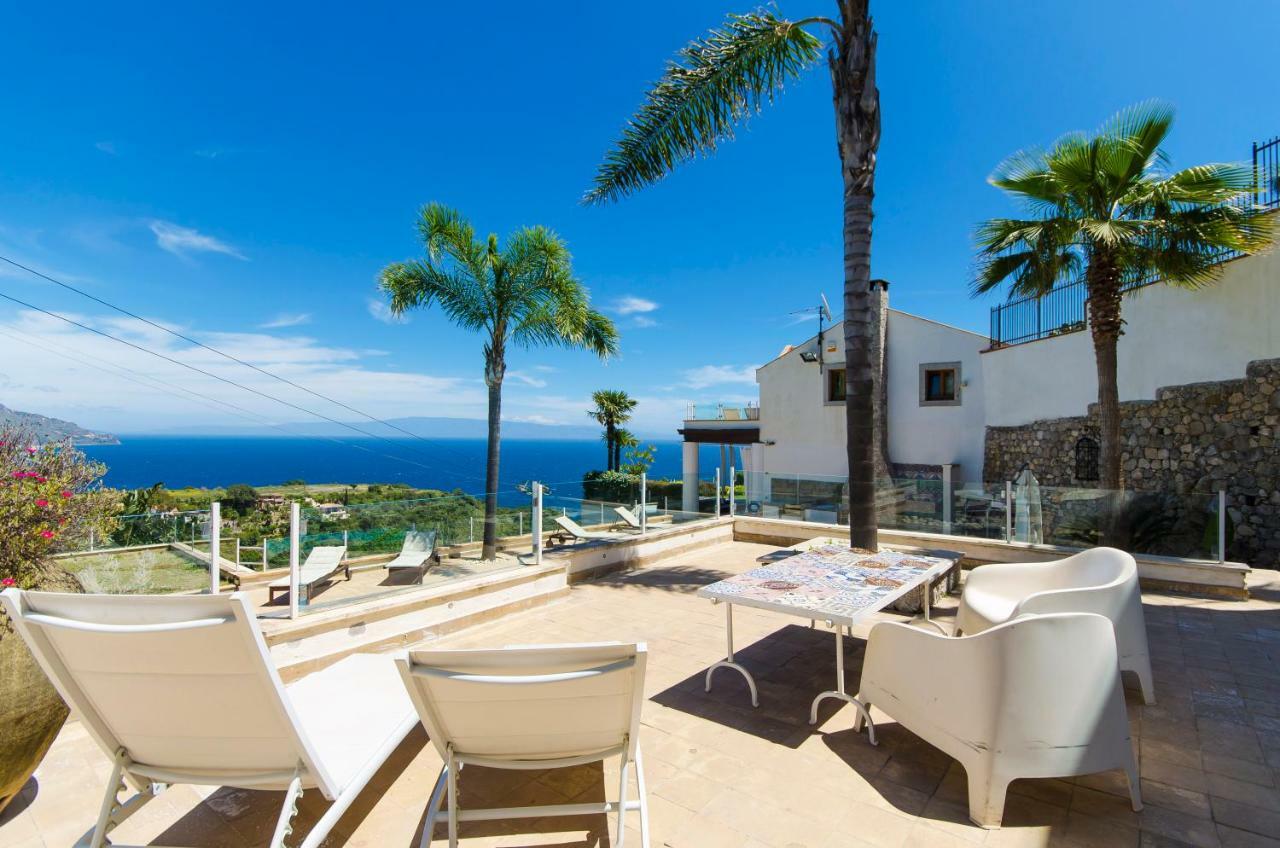 Luxury Taorum Villa With Spectacular Sea Views In Taormina Kültér fotó