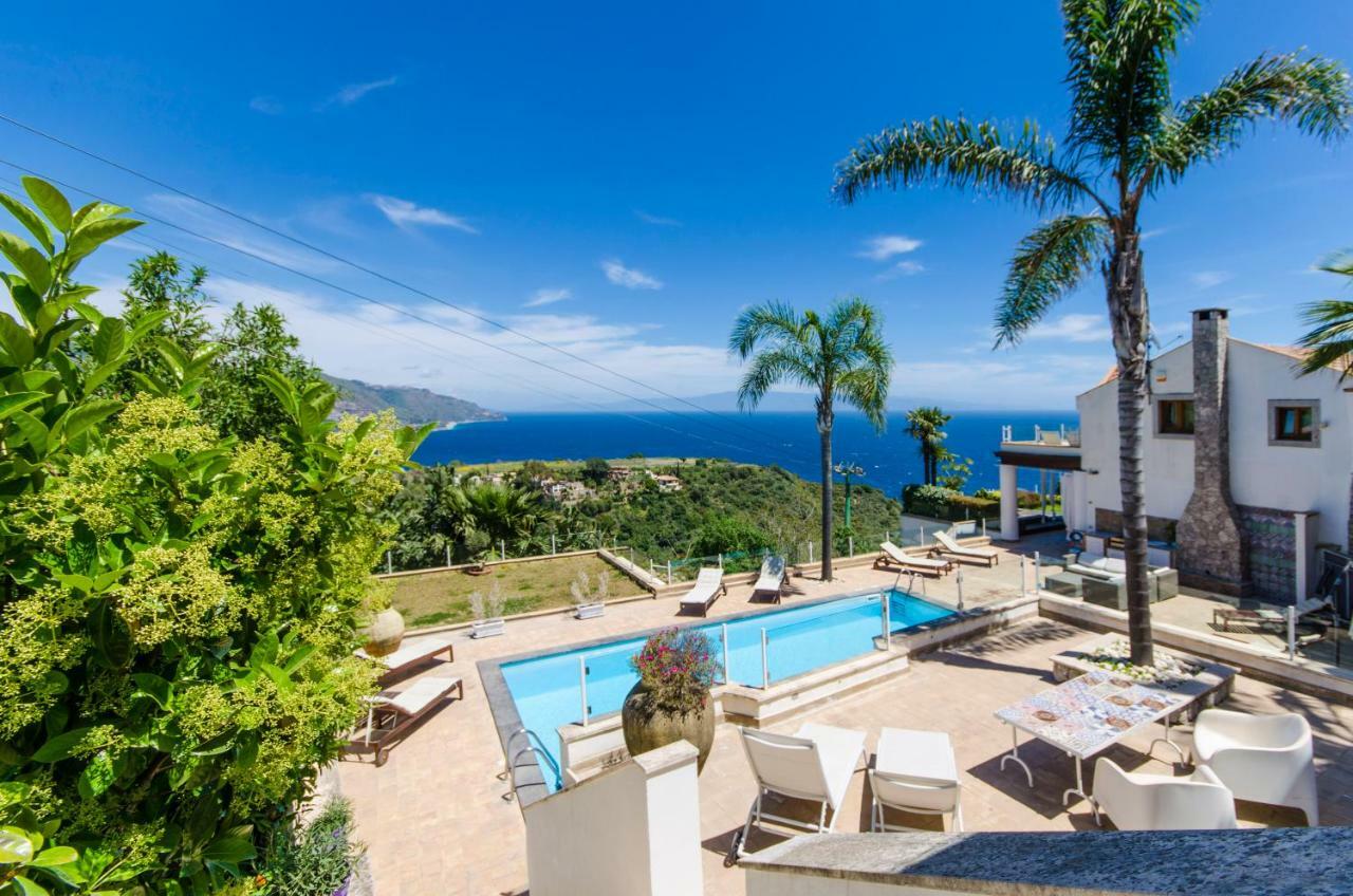 Luxury Taorum Villa With Spectacular Sea Views In Taormina Kültér fotó